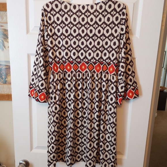 Boho butterfly sleeve dress. Brown and orange print. Large - Picture 3 of 4
